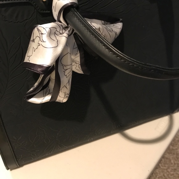 Laptop Tote Campus/Work Bag Classy Optional Tied Scarf Final Sale - Picture 3 of 9